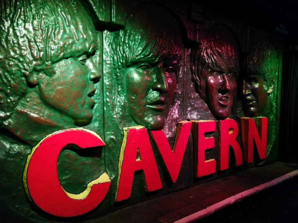Cavern es el bar en donde los Beatles comenzaron a cambiar la historia.